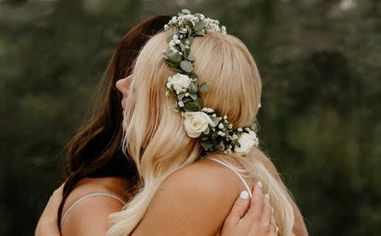 Wedding Hair Flowers Guide: Where to Begin?
